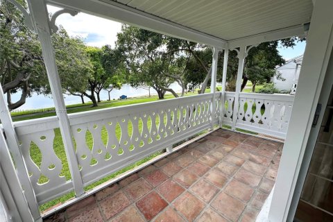 Condominio en alquiler en Miami, Florida, 2 dormitorios, 112.6 m2 № 1944037 - foto 17