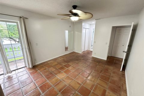 Condominio en alquiler en Miami, Florida, 2 dormitorios, 112.6 m2 № 1944037 - foto 14