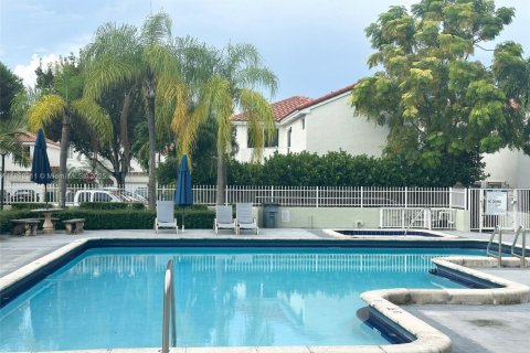 Condominio en alquiler en Miami, Florida, 2 dormitorios, 112.6 m2 № 1944037 - foto 23