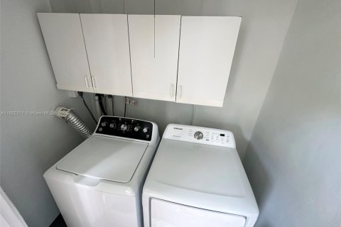 Condominio en alquiler en Miami, Florida, 2 dormitorios, 112.6 m2 № 1944037 - foto 22