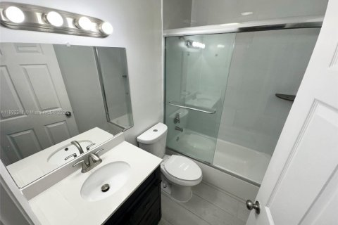 Condominio en alquiler en Miami, Florida, 2 dormitorios, 112.6 m2 № 1944037 - foto 9
