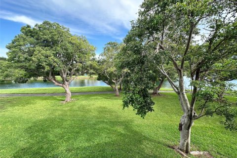 Condominio en alquiler en Miami, Florida, 2 dormitorios, 112.6 m2 № 1944037 - foto 21