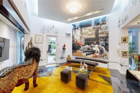 Casa en venta en Miami, Florida, 4 dormitorios, 291.16 m2 № 1943413 - foto 17