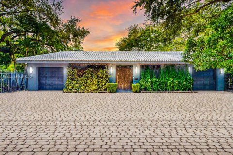 Casa en venta en Miami, Florida, 4 dormitorios, 291.16 m2 № 1943413 - foto 1