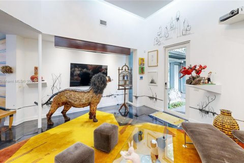 Casa en venta en Miami, Florida, 4 dormitorios, 291.16 m2 № 1943413 - foto 20