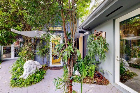 Casa en venta en Miami, Florida, 4 dormitorios, 291.16 m2 № 1943413 - foto 13