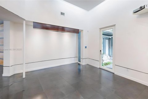 Casa en venta en Miami, Florida, 4 dormitorios, 291.16 m2 № 1943413 - foto 21