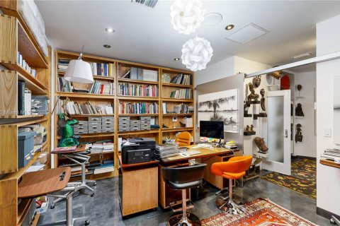 Casa en venta en Miami, Florida, 4 dormitorios, 291.16 m2 № 1943413 - foto 27