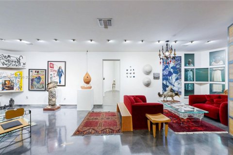 Casa en venta en Miami, Florida, 4 dormitorios, 291.16 m2 № 1943413 - foto 22