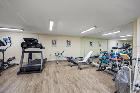 Condo in Saint Petersburg, Florida, 2 bedrooms  № 2393983 - photo 28