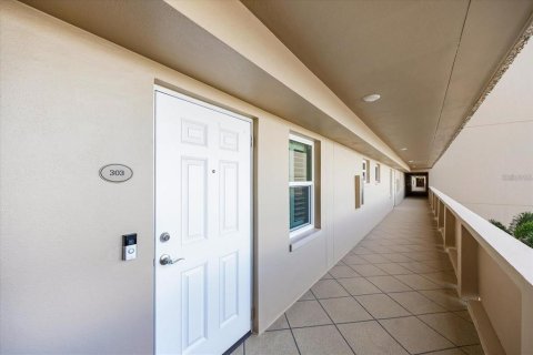 Condo in Saint Petersburg, Florida, 2 bedrooms  № 2393983 - photo 27