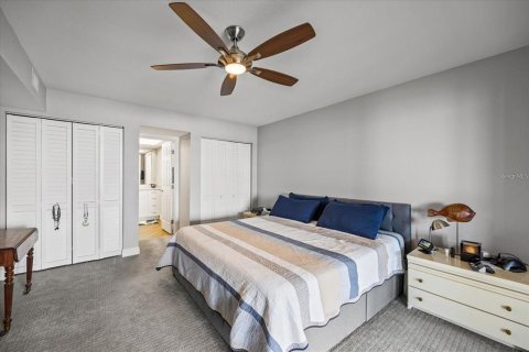 Condo in Saint Petersburg, Florida, 2 bedrooms  № 2393983 - photo 26