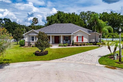 House in Lakeland, Florida 4 bedrooms, 296.17 sq.m. № 2349605