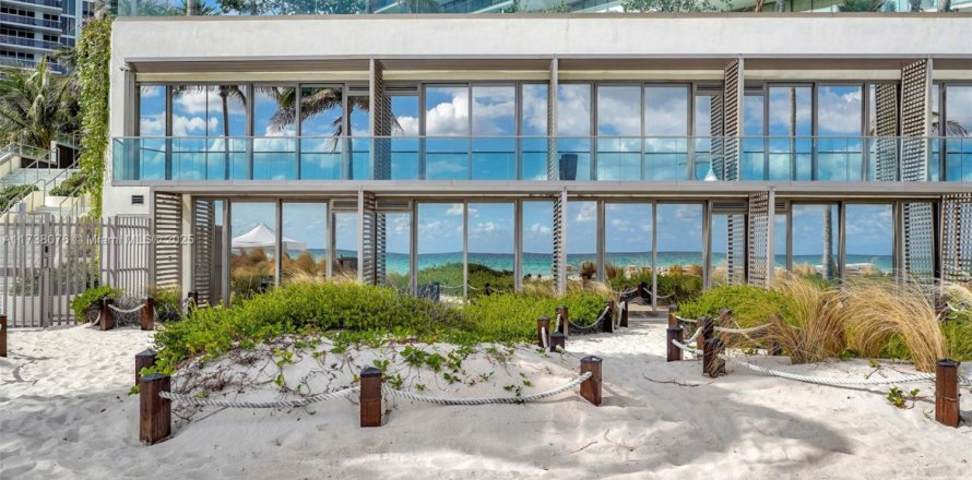 Studio à Condo à Sunny Isles Beach, Floride № 1958361