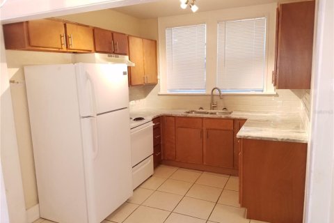 Casa en alquiler en Saint Petersburg, Florida, 4 dormitorios, 113.81 m2 № 1905160 - foto 7