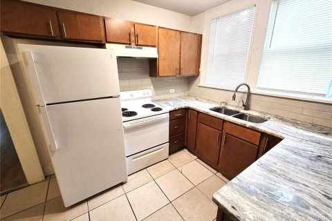 Casa en alquiler en Saint Petersburg, Florida, 4 dormitorios, 113.81 m2 № 1905160 - foto 6