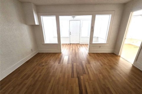 Casa en alquiler en Saint Petersburg, Florida, 4 dormitorios, 113.81 m2 № 1905160 - foto 4