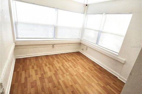 Casa en alquiler en Saint Petersburg, Florida, 4 dormitorios, 113.81 m2 № 1905160 - foto 13