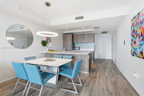 Condominio en alquiler en Miami, Florida, 2 dormitorios, 103.96 m2 № 2011204 - foto 10