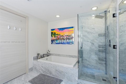 Condominio en alquiler en Miami, Florida, 2 dormitorios, 103.96 m2 № 2011204 - foto 14