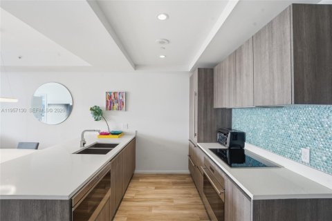 Condominio en alquiler en Miami, Florida, 2 dormitorios, 103.96 m2 № 2011204 - foto 8