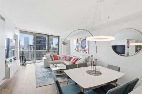 Condominio en alquiler en Miami, Florida, 2 dormitorios, 103.96 m2 № 2011204 - foto 2