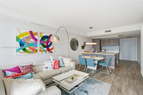 Condominio en alquiler en Miami, Florida, 2 dormitorios, 103.96 m2 № 2011204 - foto 5