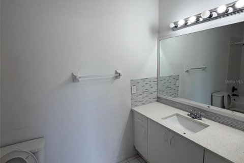 Condo in Orlando, Florida, 3 bedrooms  № 2394280 - photo 14