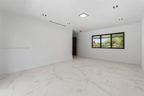 House in Southwest Ranches, Florida 4 bedrooms, 222.13 sq.m. № 1641612 - photo 25