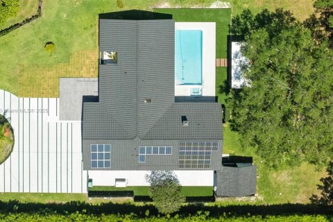 House in Southwest Ranches, Florida 4 bedrooms, 222.13 sq.m. № 1641612 - photo 10