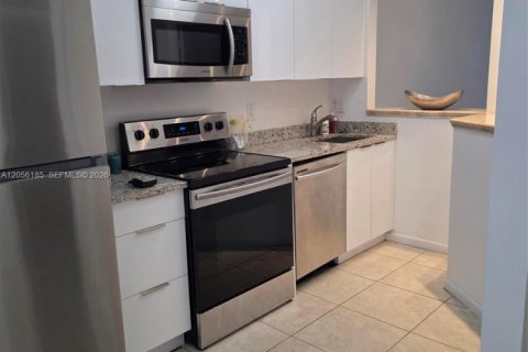Casa en venta en Sunrise, Florida, 2 dormitorios, 78.87 m2 № 2186396 - foto 2