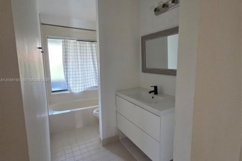 Casa en venta en Sunrise, Florida, 2 dormitorios, 78.87 m2 № 2186396 - foto 13