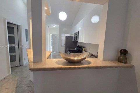 Casa en venta en Sunrise, Florida, 2 dormitorios, 78.87 m2 № 2186396 - foto 5