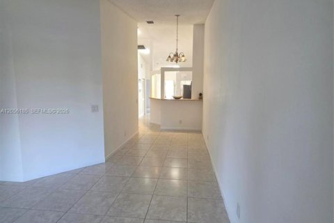 Casa en venta en Sunrise, Florida, 2 dormitorios, 78.87 m2 № 2186396 - foto 11