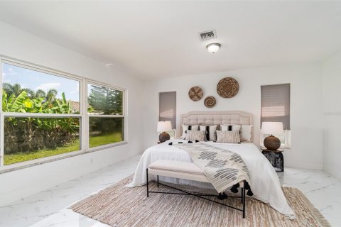 House in Punta Gorda, Florida 3 bedrooms, 165.18 sq.m. № 1800208 - photo 14