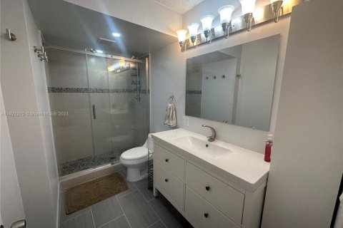 Copropriété à louer à Hallandale Beach, Floride: 2 chambres, 111.48 m2 № 1867854 - photo 16
