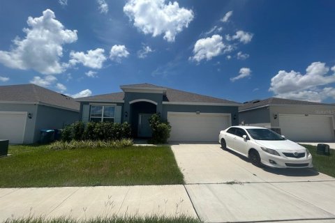 House in Haines City, Florida 4 bedrooms, 201.04 sq.m. № 2287240