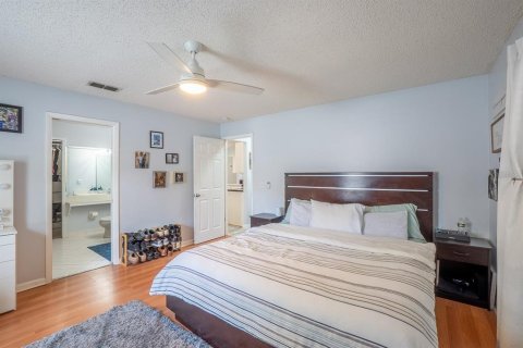 House in Palm Coast, Florida 3 bedrooms, 195.28 sq.m. № 1894868 - photo 30