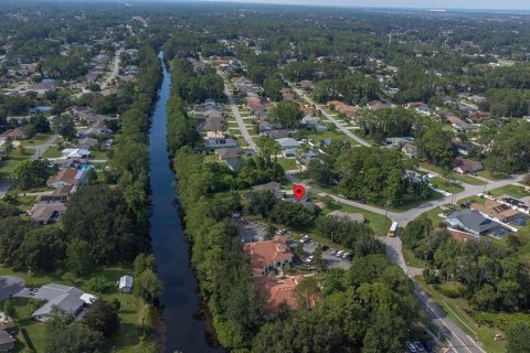 House in Palm Coast, Florida 3 bedrooms, 195.28 sq.m. № 1894868 - photo 8