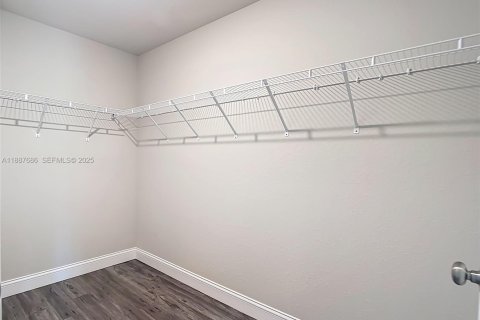 House in Port Charlotte, Florida 3 bedrooms, 134.99 sq.m. № 1942209 - photo 21