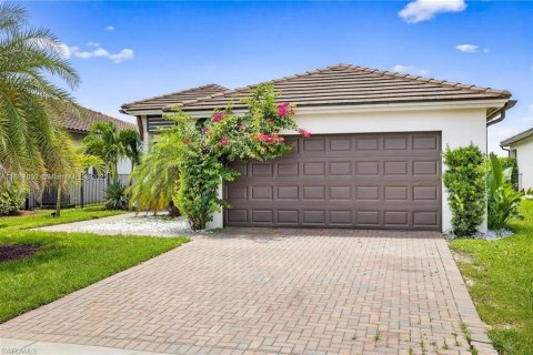 Villa ou maison à vendre à Ave Maria, Floride: 3 chambres, 158.4 m2 № 1942025 - photo 1
