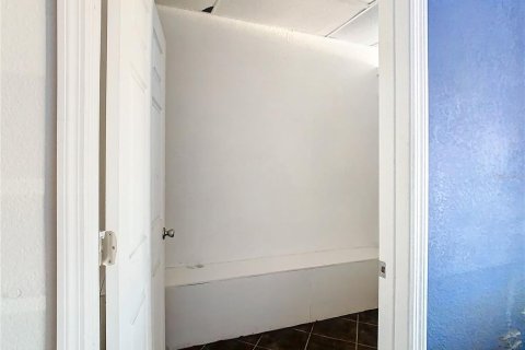 Immobilier commercial à louer à Kissimmee, Floride: 185.8 m2 № 1564864 - photo 27