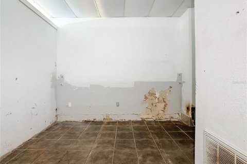 Immobilier commercial à louer à Kissimmee, Floride: 185.8 m2 № 1564864 - photo 18