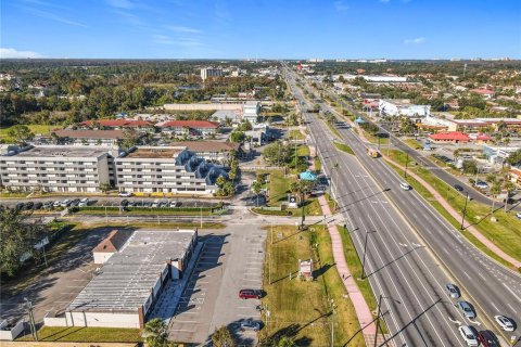 Immobilier commercial à louer à Kissimmee, Floride: 185.8 m2 № 1564864 - photo 6