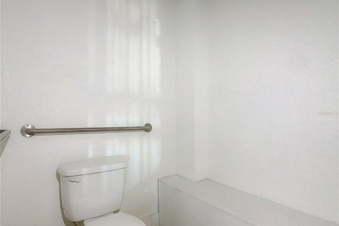 Immobilier commercial à louer à Kissimmee, Floride: 185.8 m2 № 1564864 - photo 29