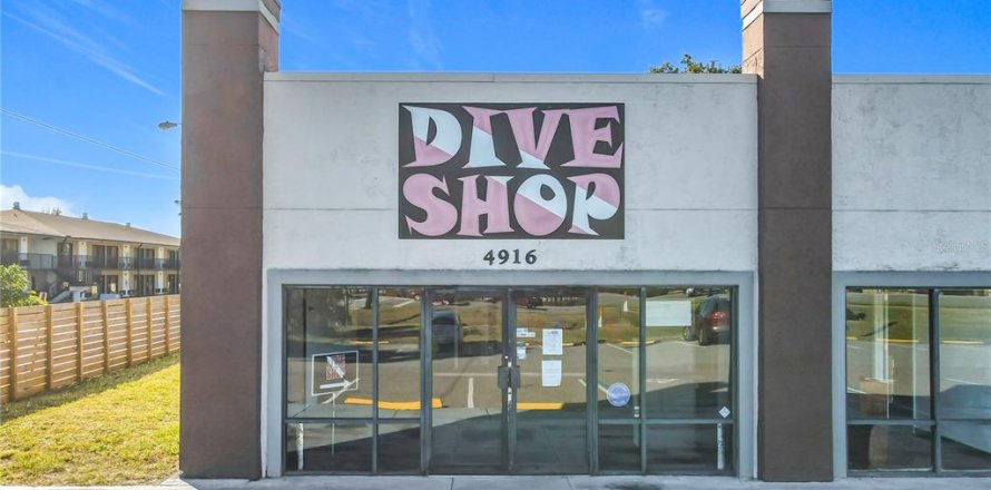 Immobilier commercial à Kissimmee, Floride 185.8 m2 № 1564864