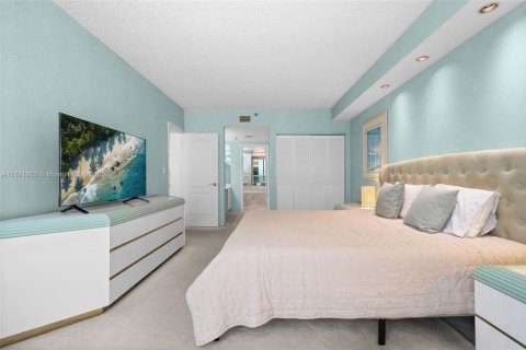 Copropriété à vendre à Surfside, Floride: 2 chambres, 140.28 m2 № 1963016 - photo 14