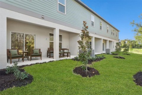 Townhouse in Eustis, Florida 3 bedrooms, 153.94 sq.m. № 2229722 - photo 16