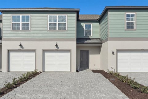 Townhouse in Eustis, Florida 3 bedrooms, 153.94 sq.m. № 2229722 - photo 2