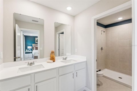 Townhouse in Eustis, Florida 3 bedrooms, 153.94 sq.m. № 2229722 - photo 12